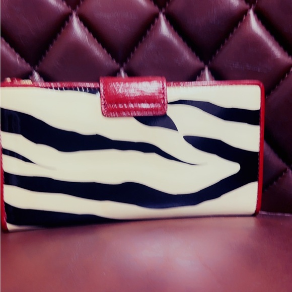 Michael Kors Tri Fold Signure Wallet Zebra & Red Patent Leather LIKE NEW - Picture 2 of 15